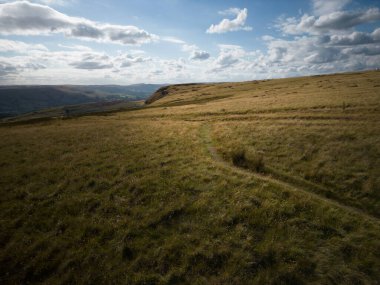 Güneşli bir günde Peak District Ulusal Parkı - seyahat fotoğrafçılığı