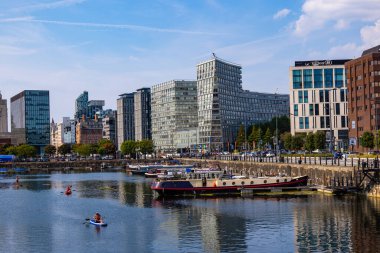 Güzel Liverpool Merseyside İskelesi - Liverpool, Birleşik KINGDOM - 16 AĞUSTOS 2022