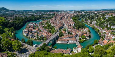 İsviçre 'nin Bern kenti - başkentin havadan görüşü - seyahat fotoğrafçılığı