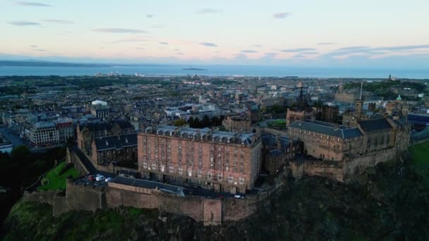 Akşamları Edinburgh Şatosu Hava Manzarası Edinburgh Rli Kingdom Ekim 2022 — Stok video