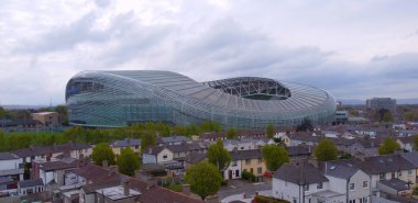 Dublin 'deki ünlü AVIVA Stadyumu havadan bakıldığında - DUBLIN, IRELAND - 20 Nisan 2022