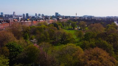 Dublin 'deki güzel Merrion Parkı. İHA' dan gökyüzü manzaralı.
