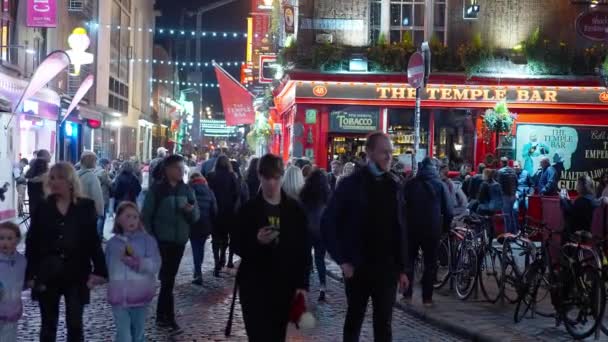 Temple Bar District Dublin Crowded Place City Dublin Ireland April — Vídeos de Stock