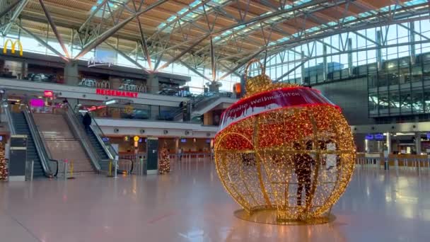 Χριστουγεννιάτικη Διακόσμηση Στο Αεροδρόμιο Του Αμβούργου Hamburg Γερμανια Δεκεμβρίου 2022 — Αρχείο Βίντεο