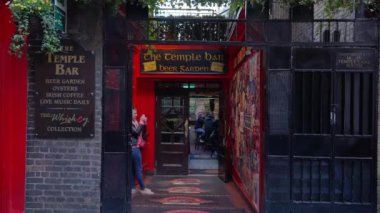 Dublin 'deki Orijinal Tapınak Bar İrlanda Pub' ı - Dubllin, IRELAND Şehri - 20 Nisan 2022