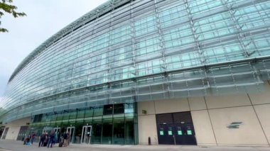 Dublin 'deki ünlü AVIVA Stadyumu havadan bakıldığında - DUBLIN, IRELAND - 20 Nisan 2022