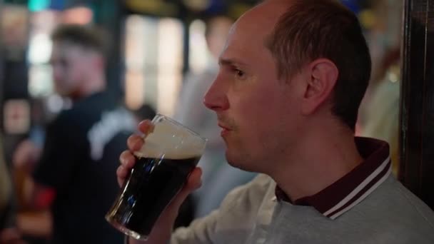 Guy Drinks Glass Beer Pub High Quality Footage — Video Stock