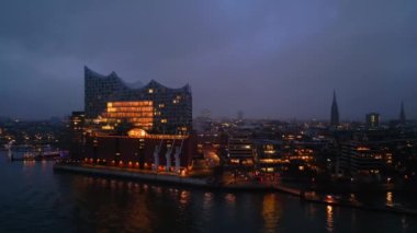 Hamburg Almanya 'sının en ünlü binası - Elbphilharmonie Konser Salonu - HAMBURG, Almanya - 26 Aralık 2022