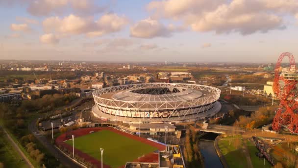 Лондонский Стадион Олимпийском Парке Королевы Елизаветы Дом Уэстхэм Юнайтед Лондон — стоковое видео