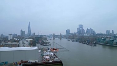 Sisli bir günde Londra - LONDON, BİRLİK KINGDOM - 18 ARALIK 2022