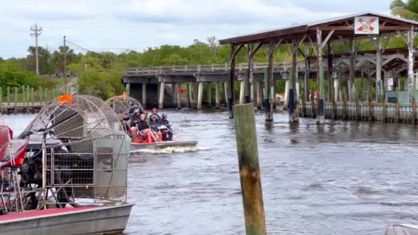 Everglades Bataklık Gemisi Turları Tüm Glades Şehirleri Floridalar Şubat 2022 — Stok video