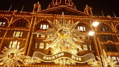 Londra 'daki Harrods Mağazası - Londra, Birleşik KINGDOM - 20 Aralık 2022