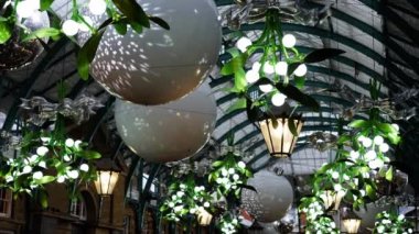 Londra 'da Covent Garden Noel süslemesi - seyahat fotoğrafçılığı