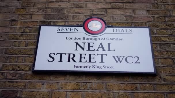 Neal Street Sign London Travel Photography — Vídeos de Stock