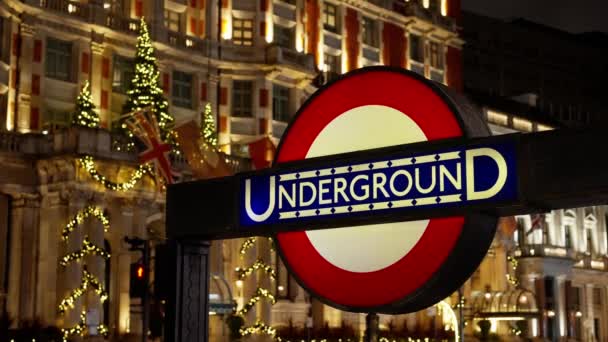 ロンドンのナイツブリッジ地下鉄駅 ロンドン イギリス 2022年12月20日 — ストック動画