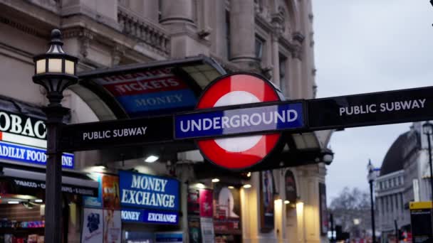 Stazione Della Metropolitana Londra Piccadilly Circus Londra Regno Unito Dicembre — Video Stock