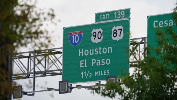 Freeway Signs Houston Paso Travel Photography — Stock Video