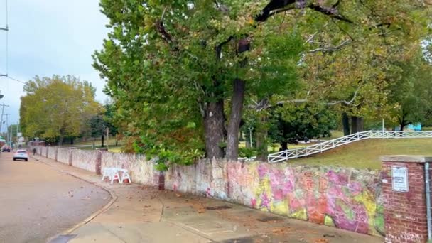 Wall Surrounding Graceland Memphis Full Writings Elvis Presley Fans Memphis — Stock Video
