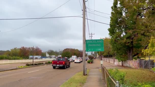 Σήμανση Κατεύθυνσης Προς Graceland Parking Για Τους Επισκέπτες Memphis Usa — Αρχείο Βίντεο