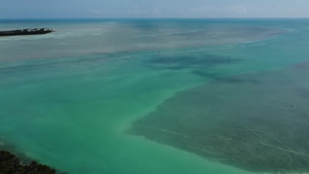 Καθαρά Γαλαζοπράσινα Νερά Στα Florida Keys Από Ψηλά Εναέρια Άποψη — Αρχείο Βίντεο