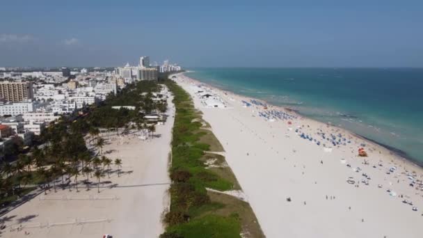 White Sandy Beaches Miami Beach Sunny Day Aerial View — Vídeo de stock