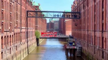 Hamburg Limanı 'ndaki Depo Bölgesi - HAMBURG Şehri, Almanya - 16 Mayıs 2022