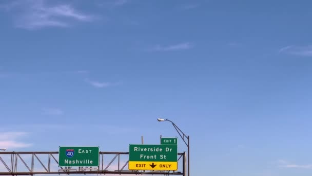 Знаки Направлення Автостраді Нашвілл Пов Кермом Мемфіс Сша — стокове відео
