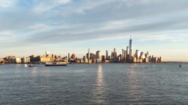 Günbatımında Manhattan ve Hudson Nehri 'nin silüeti - İHA fotoğrafçılığı