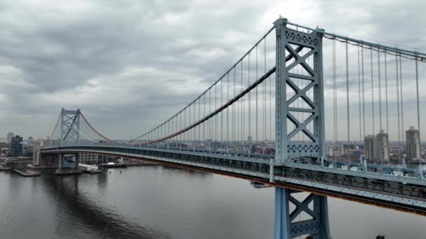 Benjamin Franklin Bridge Delaware River Philadelphia Drone Photography — Stockvideo