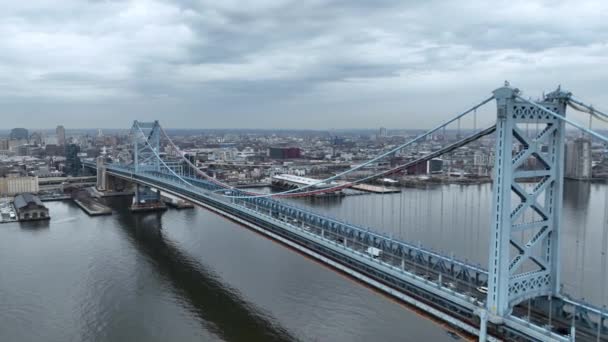 Benjamin Franklin Bridge Delaware River Philadelphia Drone Photography — ストック動画