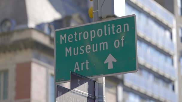 Direction Sign Metropolitan Museum Manhattan Travel Photography — Stock videók