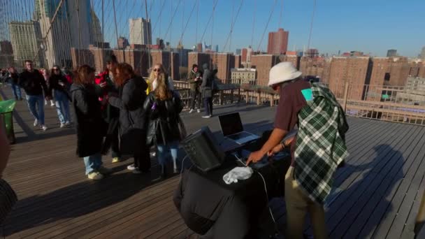 People Having Fun Brooklyn Bridge New York United States February — Stock video