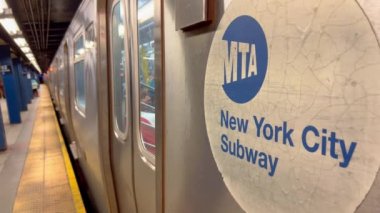 MTA New York Metrosu - New York, Amerika Birleşik Devletleri - 14 Şubat 2023