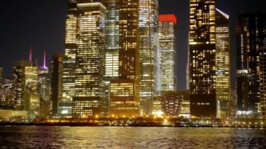 Manhattan şehir merkezinin gece silüeti - seyahat fotoğrafçılığı