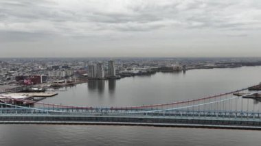 Philadelphia 'daki Delaware Nehri üzerindeki Benjamin Franklin Köprüsü - İHA fotoğrafçılığı