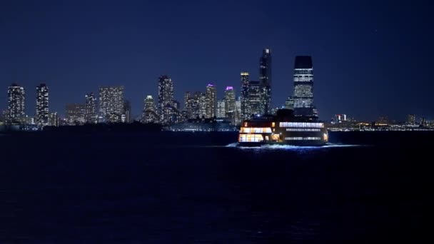 Gece New York Staten Island Feribotu Seyahat Fotoğrafçılığı — Stok video