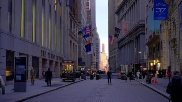 美国纽约州纽约市曼哈顿下城的华尔街 2023年2月14日 — 图库视频影像