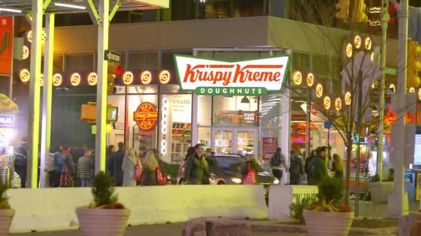 Krispy Kreme Doughnuts Times Square New York New York City — Stock Video