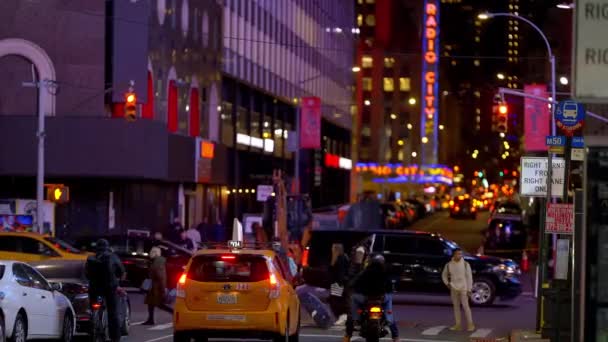 Street Traffic Midtown Manhattan New York City United States Feb — стоковое видео