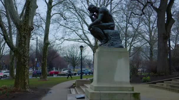 Statuia Gânditorului Din Philadelphia Filadelfia Statele Unite Februarie 2023 — Videoclip de stoc
