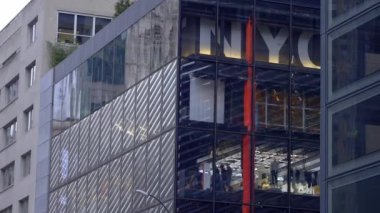 New York 'ta 5. Cadde' deki Nike mağazası - New York Şehri, Birleşik Devletler - 14 Şubat 2023