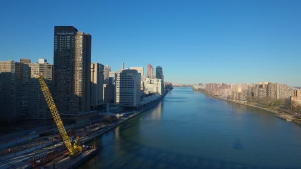 乘坐美国纽约州曼哈顿罗斯福岛缆车 2023年2月14日 — 图库视频影像