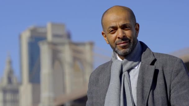 Afro American Business Man Brooklyn Bridge New York Travel Photography — Stockvideo