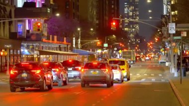 Manhattan 'da sokak trafiği - New York Şehri, Birleşik Devletler - 14 Şubat 2023