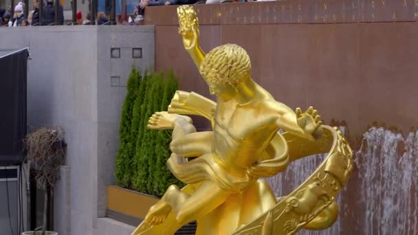 ロックフェラーセンターの黄金像 ニューヨーク アメリカ 2023年2月14日 — ストック動画