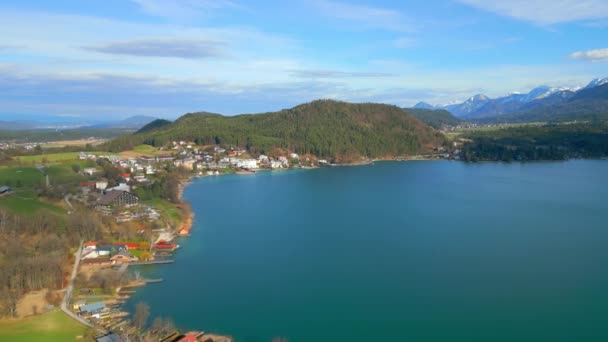 オーストリアの美しいファーク湖もファカーと呼ばれる 航空写真 観光情報 — ストック動画