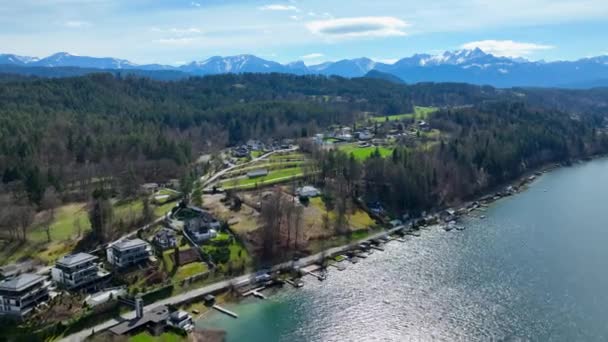 Wspaniałe Jezioro Woerthersee Austrii Zdjęcia Lotu Ptaka — Wideo stockowe