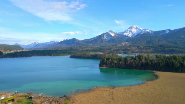 Wspaniałe Jezioro Austrii Faaker See Widok Lotu Ptaka Zdjęcia Wakacji — Wideo stockowe