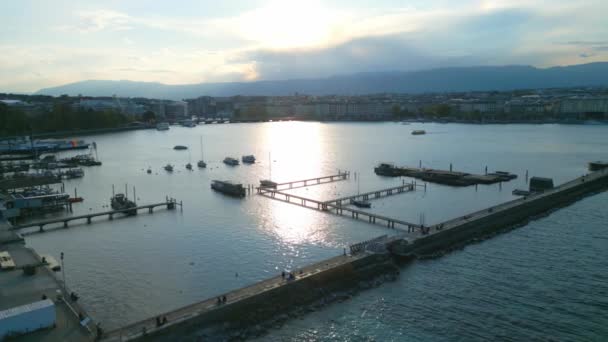 Jezero Leman Městě Ženeva Švýcarsku Letecký Pohled Dronem — Stock video