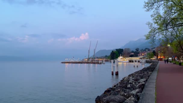 Ривьера Озере Леман Вечером Lausanne Switzerland Europe Апреля 2023 — стоковое видео